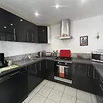 Maison 6 Pers. Au Pied Du Donjon, Jacuzzi Et Jardin à - Fr-1-541-195 Casa de Férias *