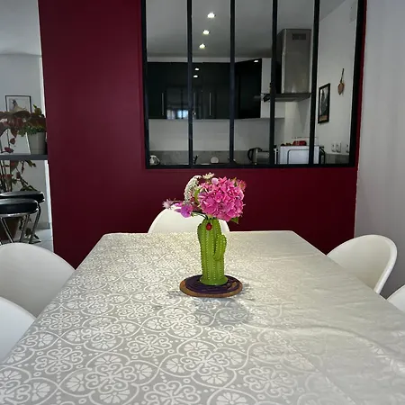 Maison 6 Pers. Au Pied Du Donjon, Jacuzzi Et Jardin A - Fr-1-541-195 بيت للعطل
