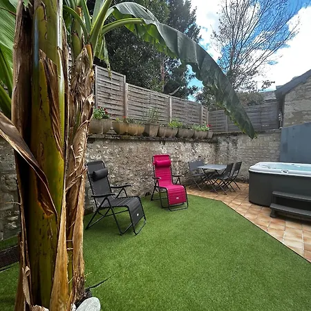 بيت للعطل Maison 6 Pers. Au Pied Du Donjon, Jacuzzi Et Jardin A - Fr-1-541-195