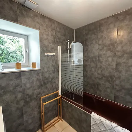 Maison 6 Pers. Au Pied Du Donjon, Jacuzzi Et Jardin A - Fr-1-541-195 La Roche-Posay